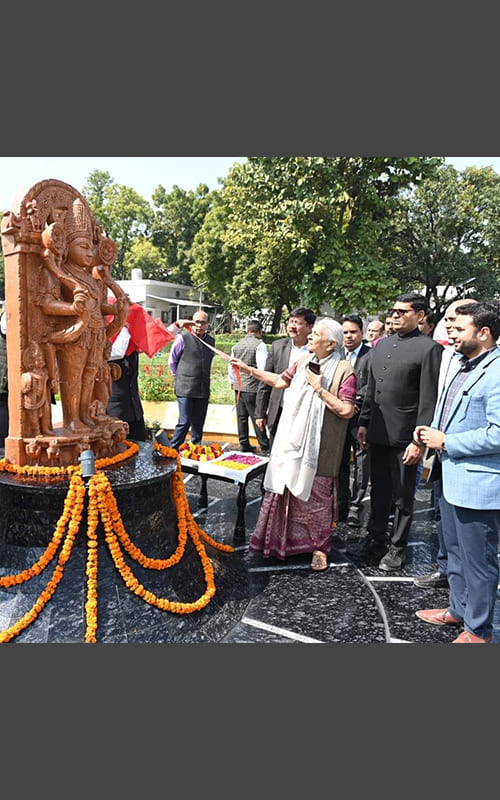 Uttar Pradesh Raj Bhavan Raj Bhagwan statue